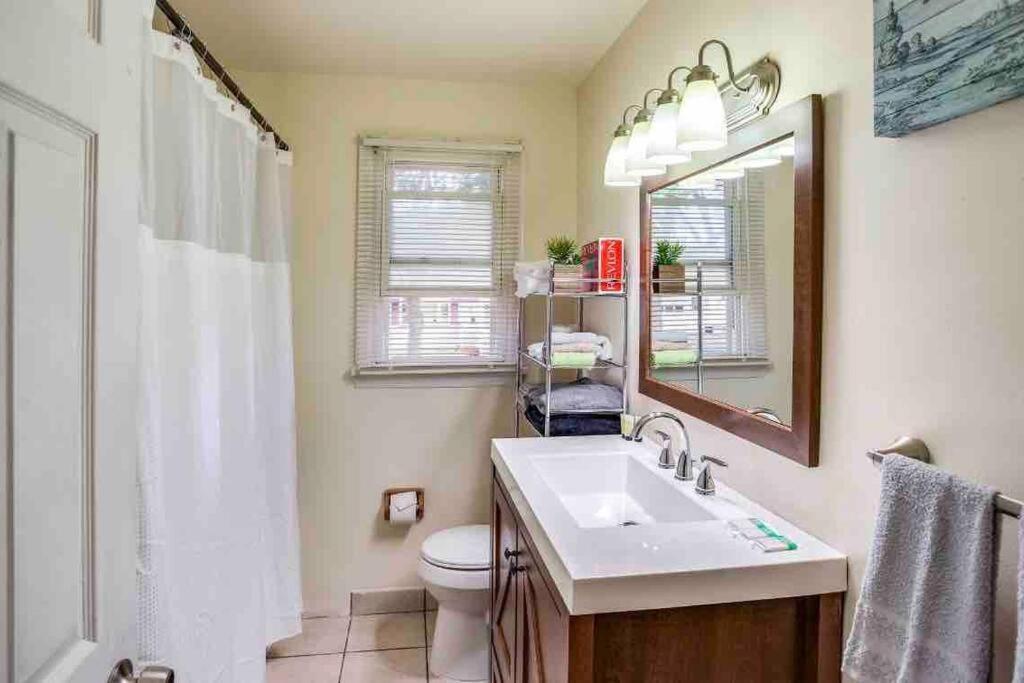 {Hot Tub In Ranch} Mins To Airport/Uofr/Strng/Dwtn Villa Rochester Buitenkant foto